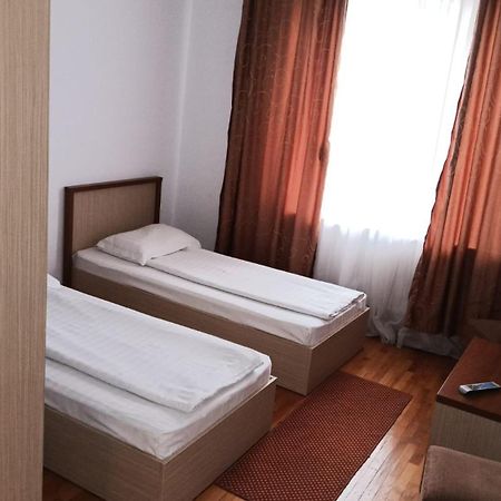 Hotel Posada Рымнику-Вылча Экстерьер фото