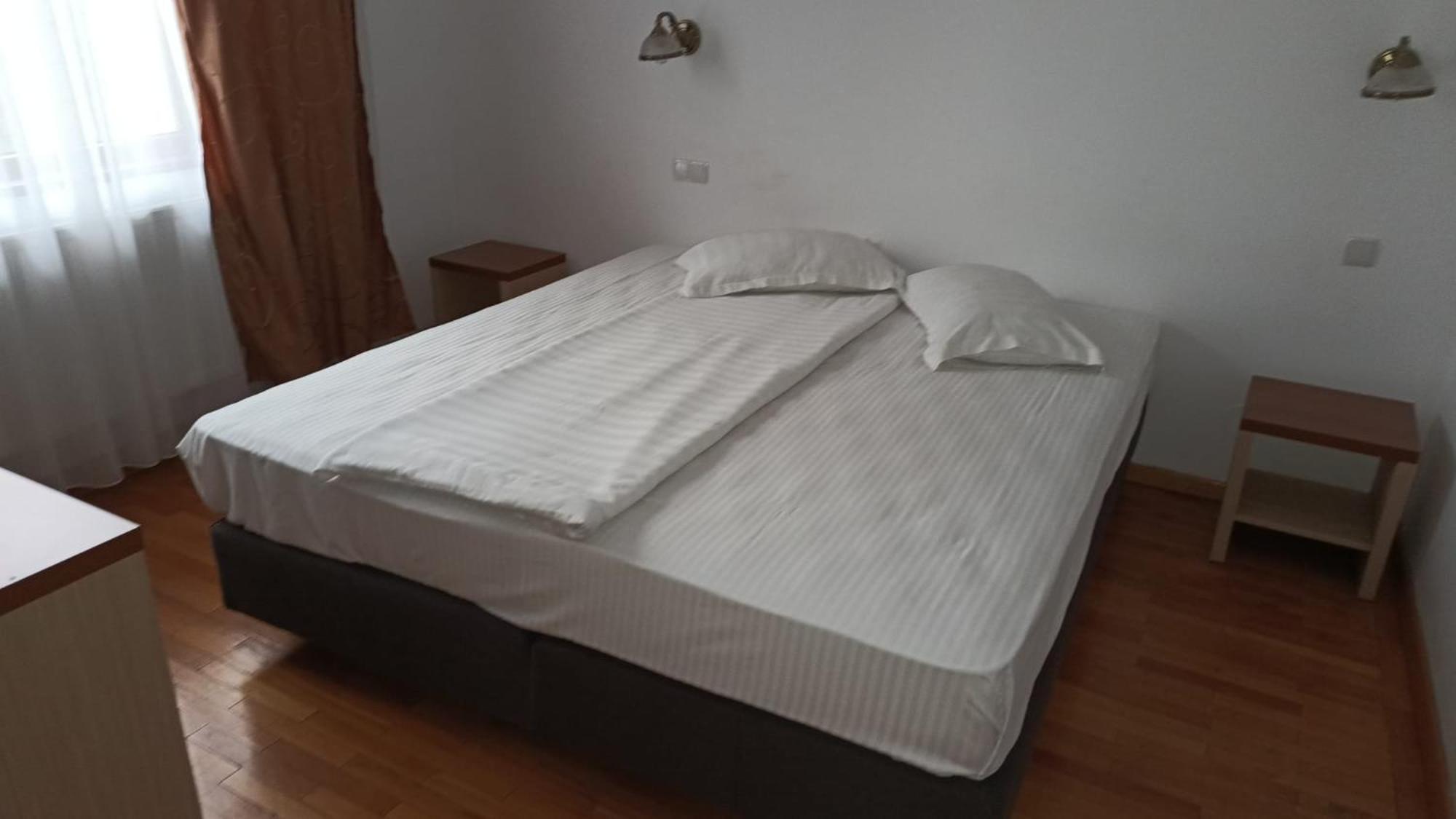 Hotel Posada Рымнику-Вылча Экстерьер фото