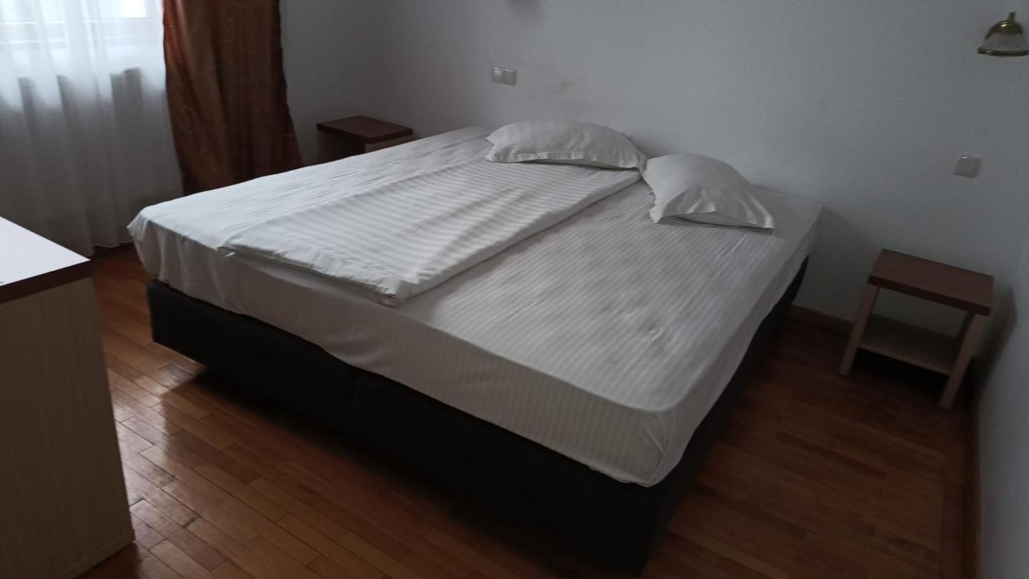 Hotel Posada Рымнику-Вылча Экстерьер фото