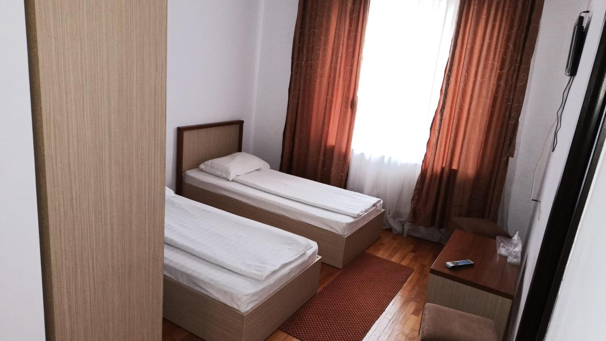Hotel Posada Рымнику-Вылча Экстерьер фото