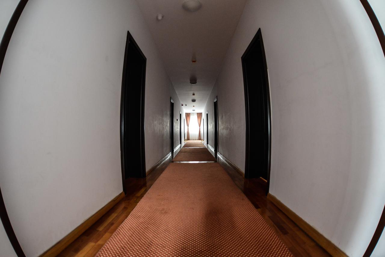 Hotel Posada Рымнику-Вылча Экстерьер фото